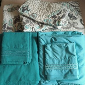 Queen size Quilt and sheet set bundle